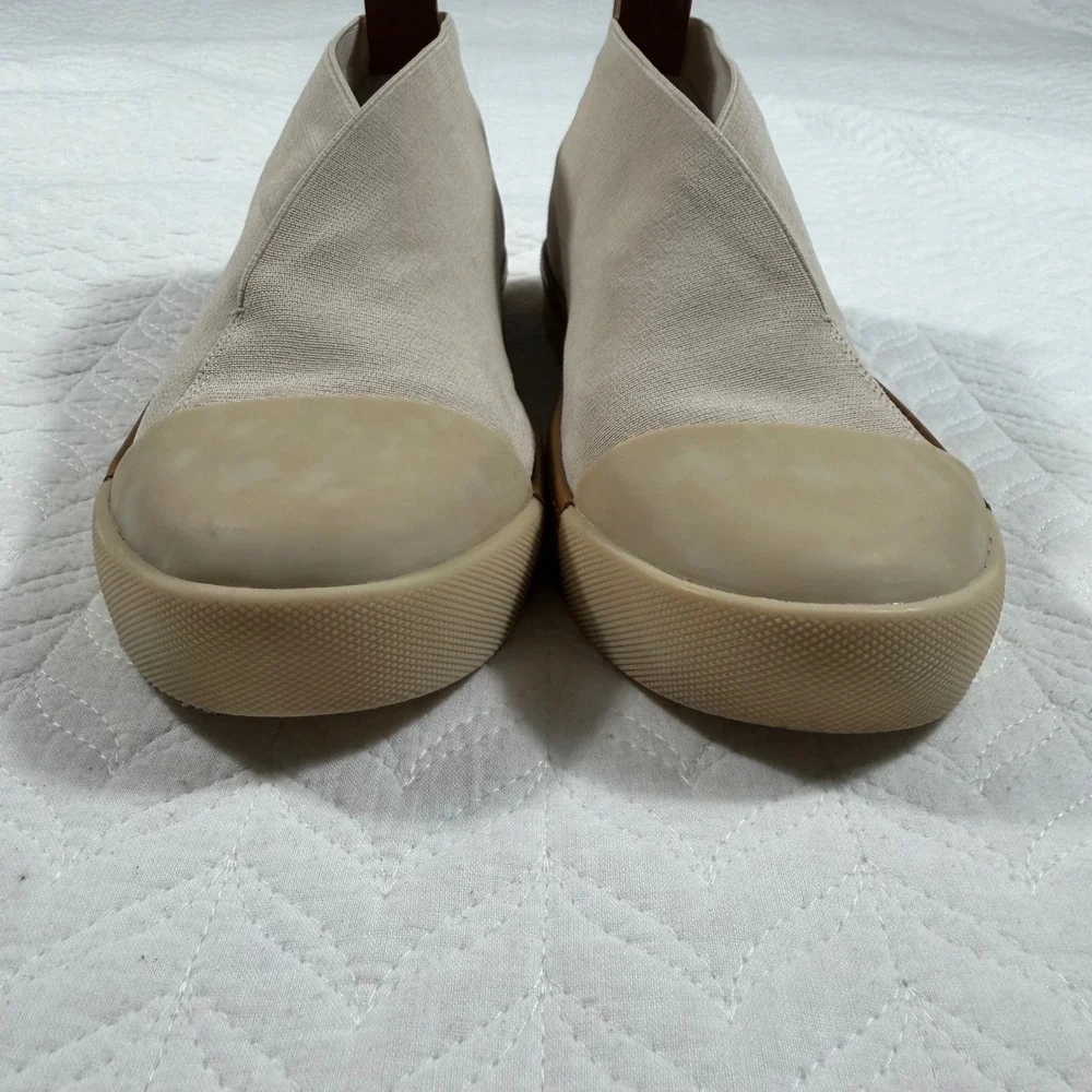 Mercedes‎ Castillo Thana Beige Stretch Slip On VCut Sneakers Brazil WMN 9.5 39.5